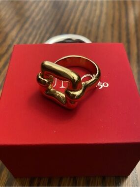UNO de 50 18k Gold Plated "Femme Fatale" Square Ring